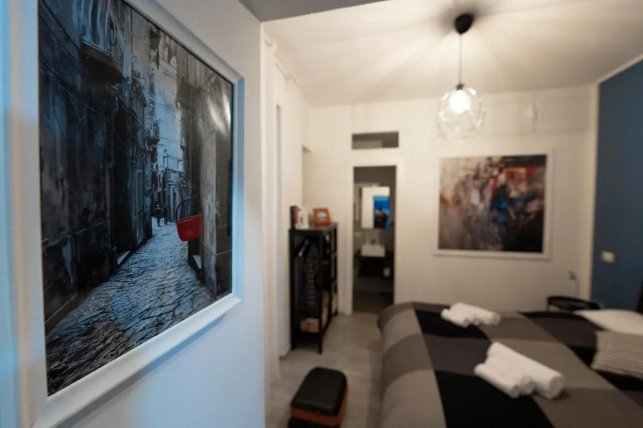 Donna Chiara Holiday House - Toledo Napoli 0*,